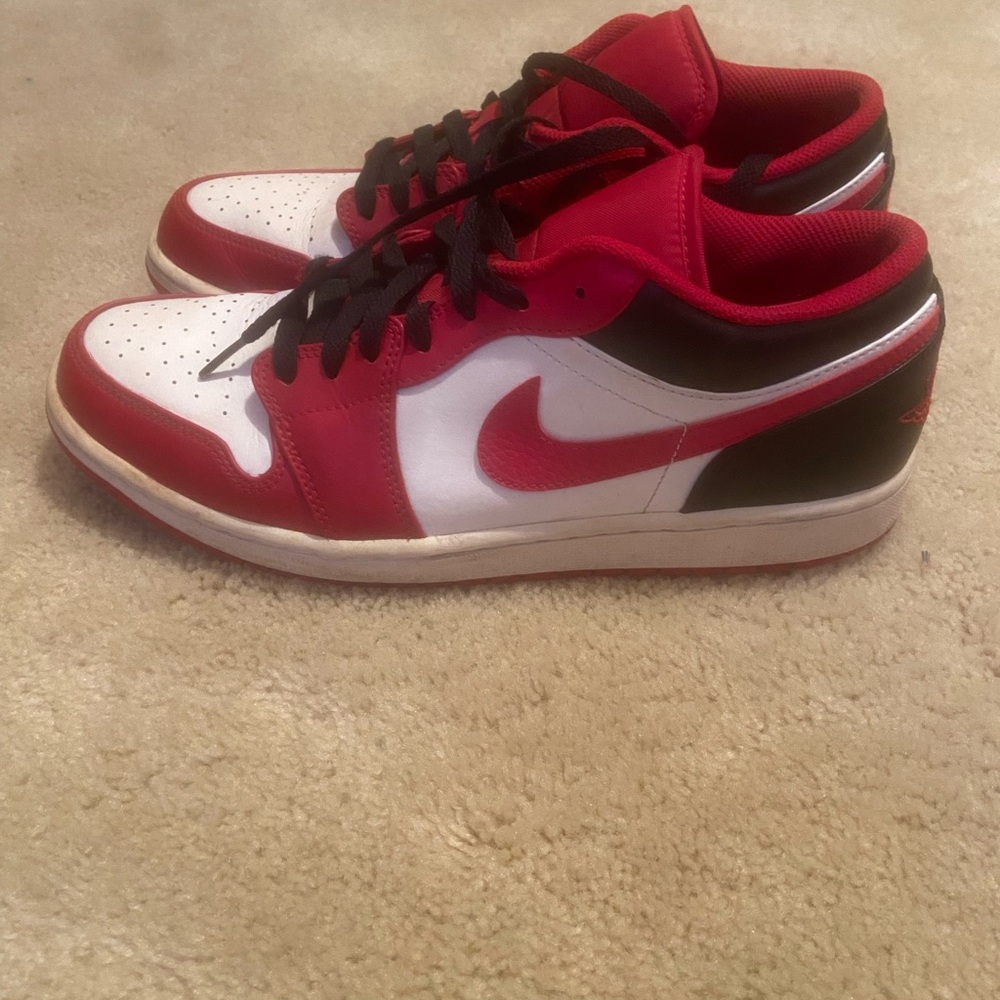 Nike Red, Black, and White Low-Top Sneakers